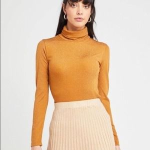 Kourt Revolve Mustard Glitter Metallic Turtleneck Blouse NWT Women's Size Small